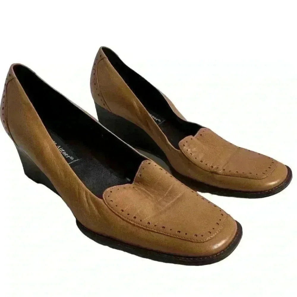 Elegant Brown Wedge Loafers